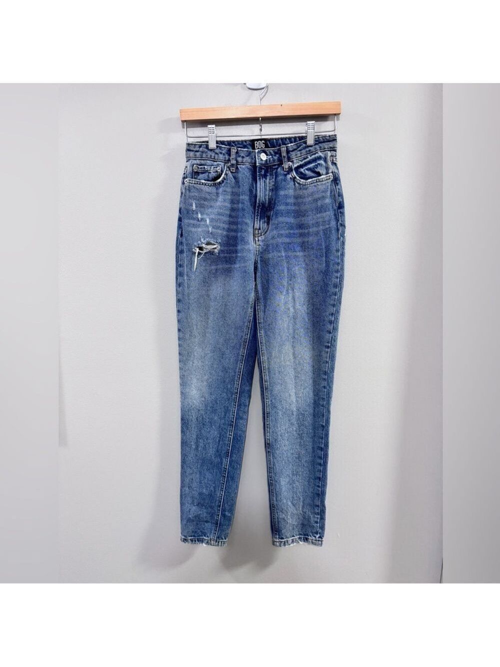 Women's BDG Urban Outfitters Blue Distressed Mom Jeans. Size 26